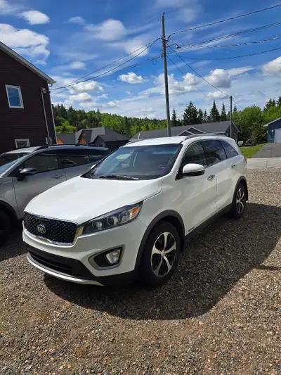 2018 Kia Sorento EX V6 AWD Well-maintained and reliable SUV with the powerful 3.3L V6 engine and all...