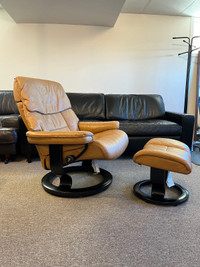 Ekornes Stressless Ruby Chair & Ottoman 