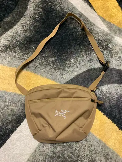 Arcteryx Bag Mantis 2 Waist Pack About 10” By 7.75” Like New Condition