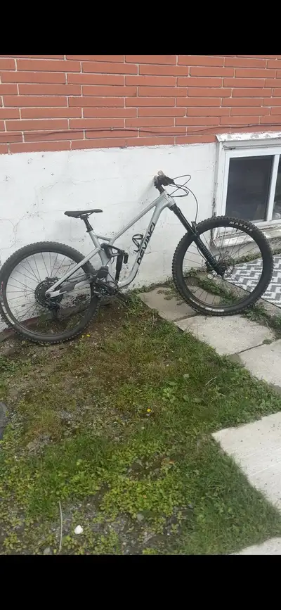 2023 Devinci Chainsaw, View more