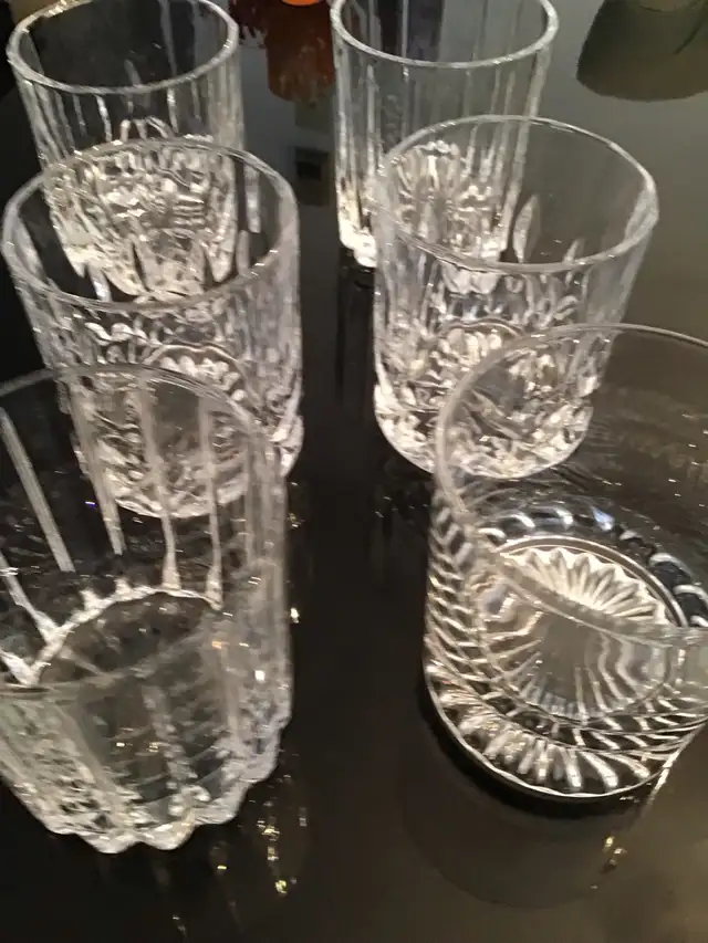 Lovely collection  of Crystal glasses  in Kitchen & Dining Wares in City of Montréal - Image 6