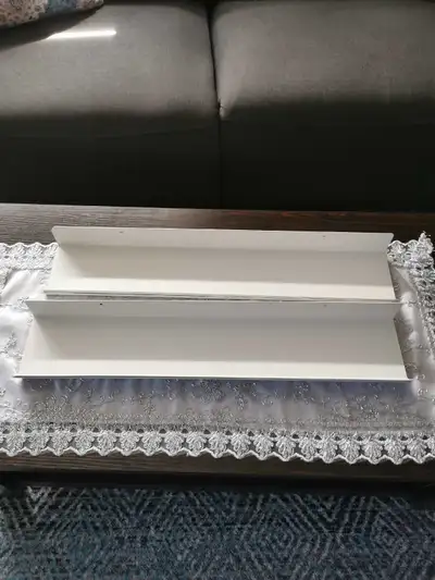 Étagère murale IKEA métallique 4pièce 10 dollar chacun, View more