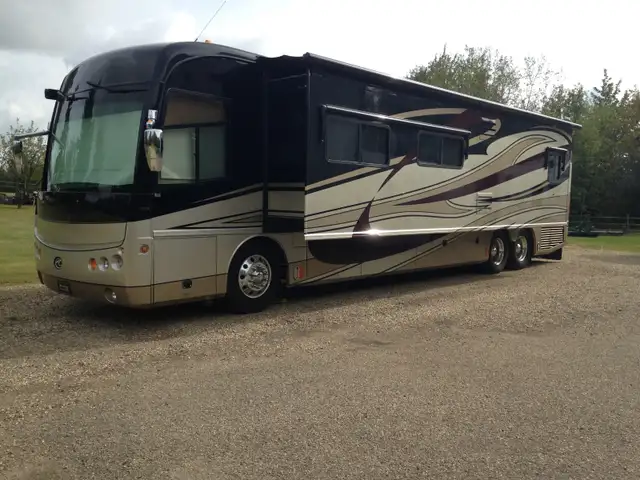 2009 American Coach motorhome in RVs & Motorhomes in Strathcona County - Image 7