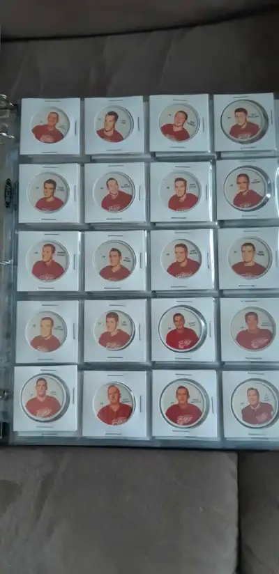 1960 1961 Sherrif hockey coins. COMPLETE SET OF 120. All in mint condition but stains on #68 Earl Ba...