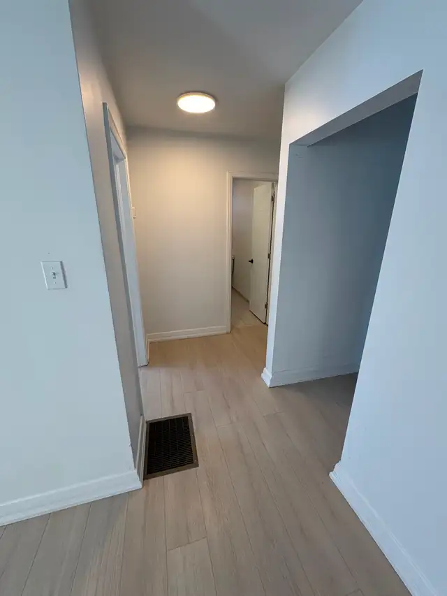 XLARGE 4 Bedroom 1.5 Bath Renovated House at Yonge and Steeles in Long Term Rentals in Markham / York Region - Image 19