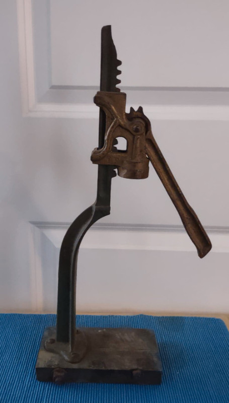 Reduced-Antique TF(Taylor-Forbes) Bottle Capper --- Yorkton, SK in Other in Regina