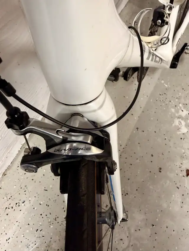 Trek Emonda SL8 11 speed DI2 Carbon Road Bike in Road in St. Catharines - Image 6