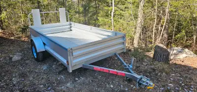 Like new sterling trailer 5x10 Comme neuf Remorque extensible en acier galvanisé Stirling Trailers,...
