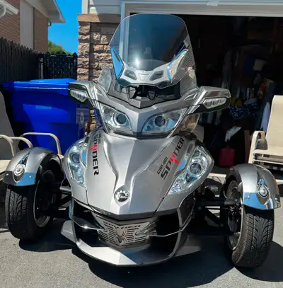 CAN AM Spyder RTS 2011 62 035 km Fonctionne très bien Acheter il y a 2 ans Très bien équipé, siège p...