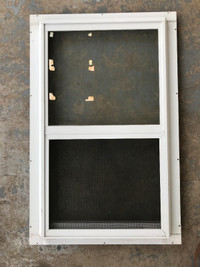 Neuve fenêtre guillotine  aluminium 23 1/2 x 36  1/2  pouces