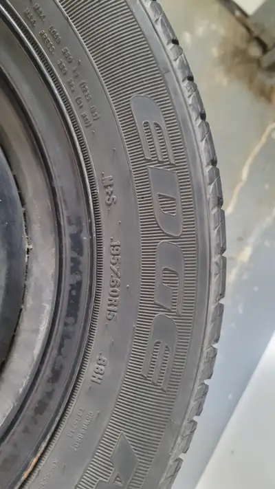195/60R15 Kelly Edge A/S Tires Good Condition