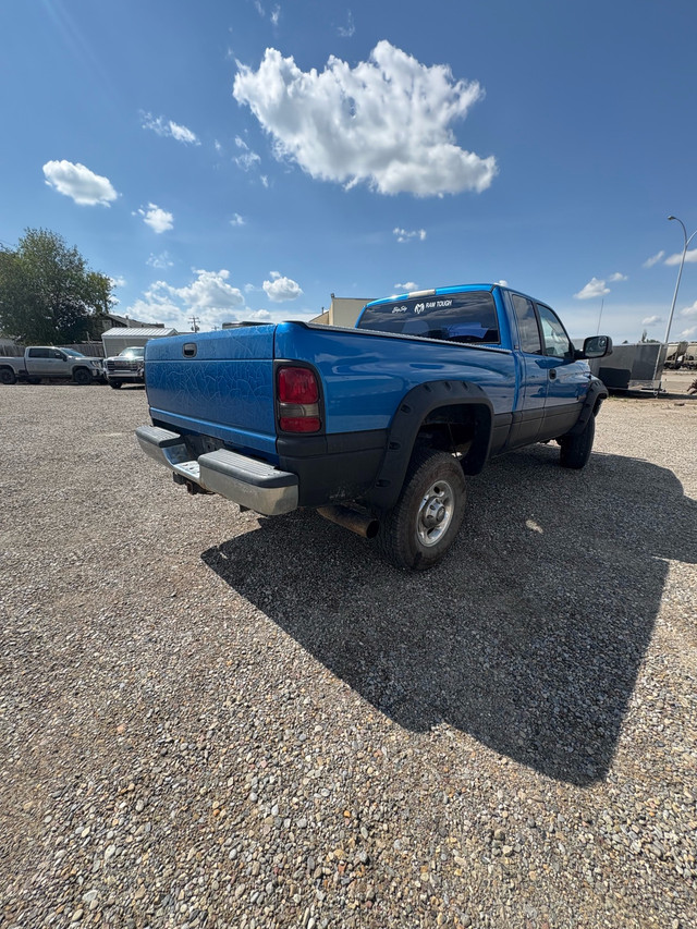 Dodge Cummins 4x4 5spd in Cars & Trucks in Lethbridge - Image 4