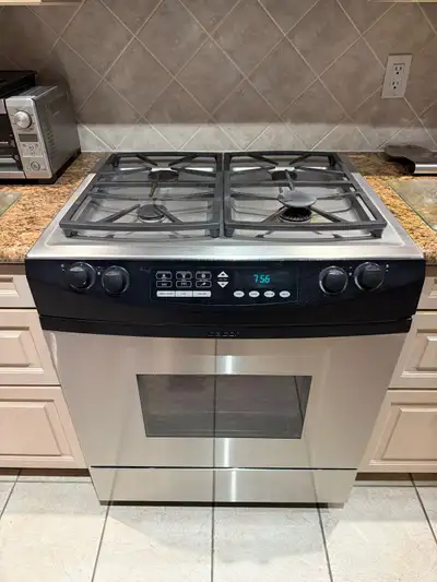 Dacor Dual Fuel Gas Range, View more
