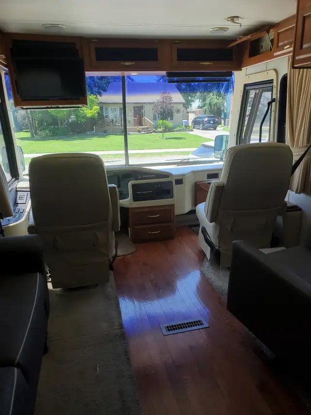 2001 Holiday Rambler Ambassador Class A Motorhome in RVs & Motorhomes in Leamington - Image 11