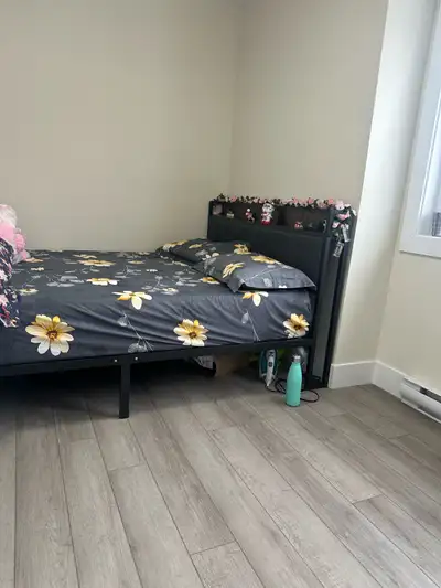 One room available in sharing in a two bedroom partnent , rent is 500 + utilities. This is a transfe...
