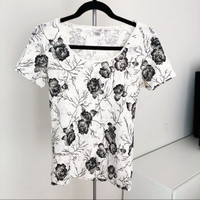 NEW - White Grey Floral Print Short Sleeve Shirt Top (Size S)