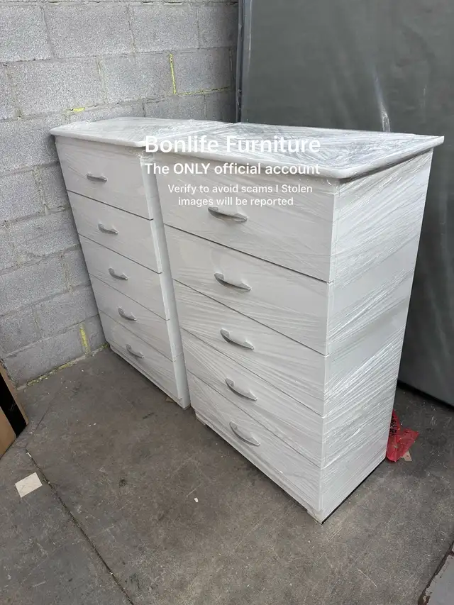 5 drawer chest on sale  in Dressers & Wardrobes in Markham / York Region - Image 2