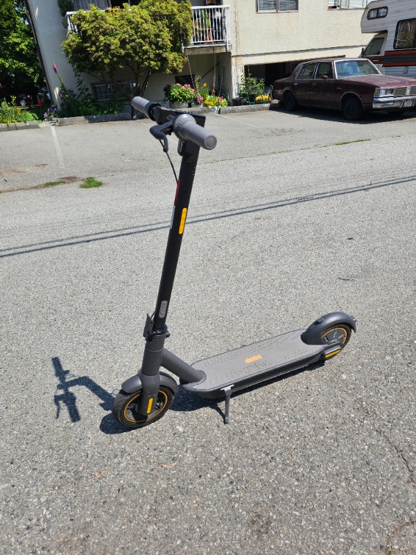 Ninebot KickScooter MAX G30P (Electric Scooter) eBike Vancouver