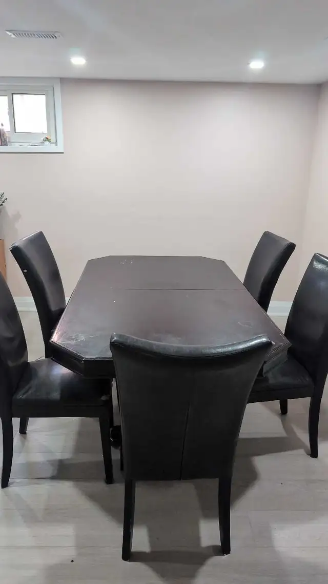 Dark Wood Dining Table only (Dismantled) in Dining Tables & Sets in City of Toronto - Image 2