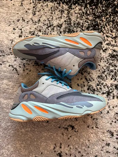 YEEZY 700 CARBON BLUE - No box -  SIZE 8.5, View more