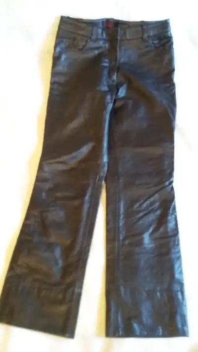 Pantalon de cuir, View more