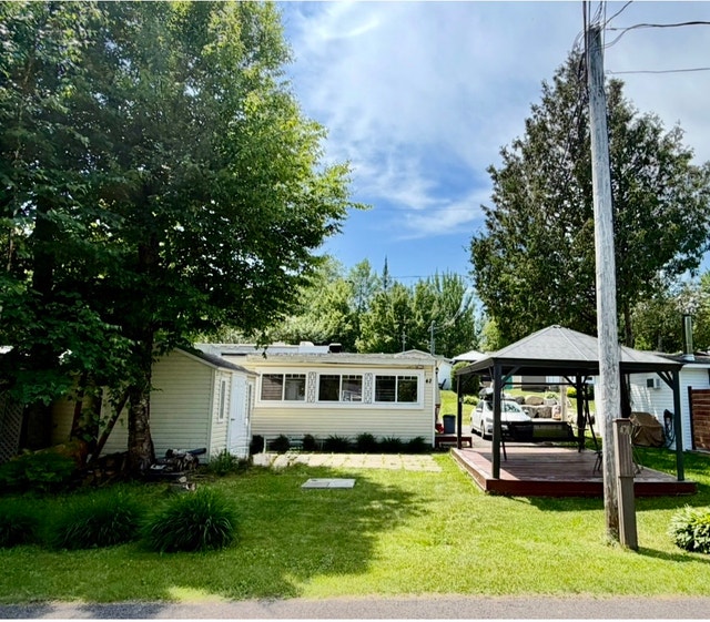 Chalet-roulotte Camping St-Donat — photo 1