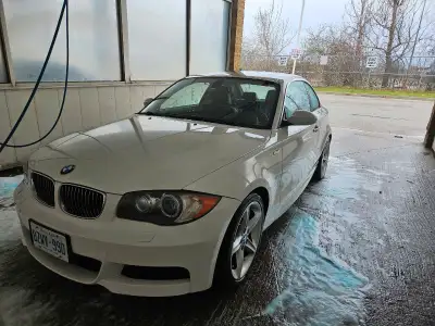 2009 BMW 135i Excellent condition 300hp, N54 Engine, 6 speed standard transmission All maintenance u...