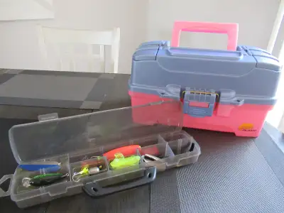 . . CHECK OUT MY OTHER TACKLE BOX. & 2 FISHING RODS . . PRICE FOR: PINK PLANO TACKLE BOX R2F TACKLE...
