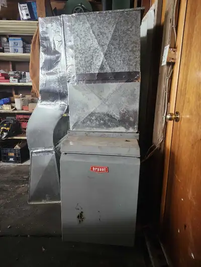 Bryant forced air oil/diesel burner type Has new pump and new orifice. Comes with new fuel cell (45...