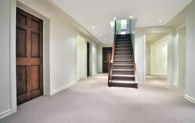 Detached home. On a 2 bedroom unfurnished basement spacious apartment, 3 piece washroom. 15% utiliti...