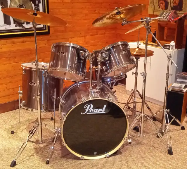 Pearl Export Series 5 Piece Drum Kit w/Hardware & Cymbals in Drums & Percussion in Kitchener / Waterloo - Image 3