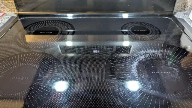 Frigidaire Gallery Induction /Convection stove with Air Fry in Stoves, Ovens & Ranges in City of Halifax - Image 5