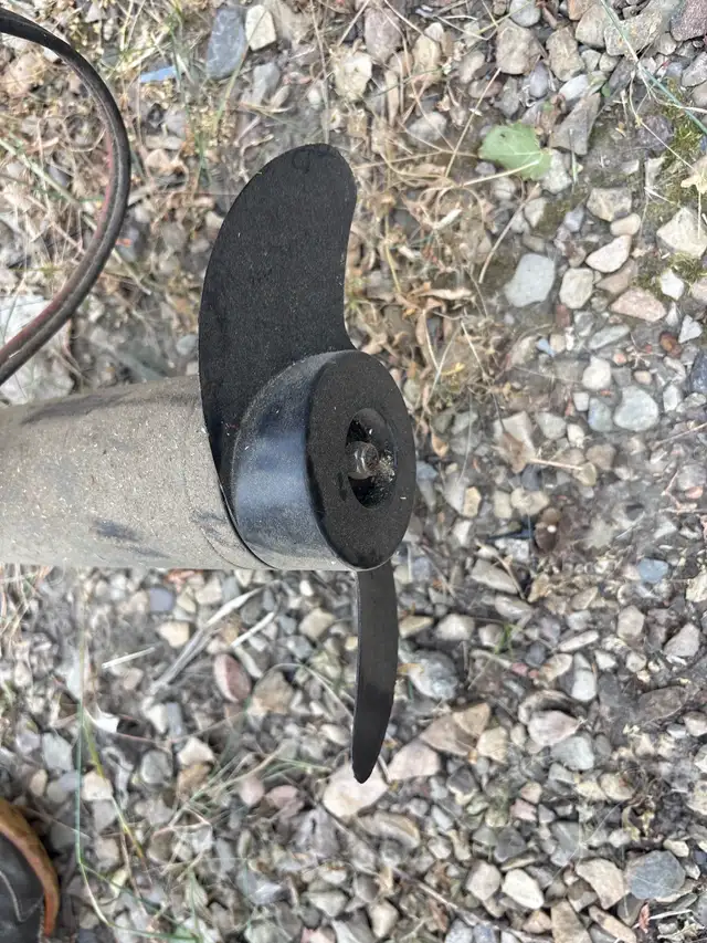 Shakespeare Glider 32 Trolling Motor in Other in Red Deer - Image 4