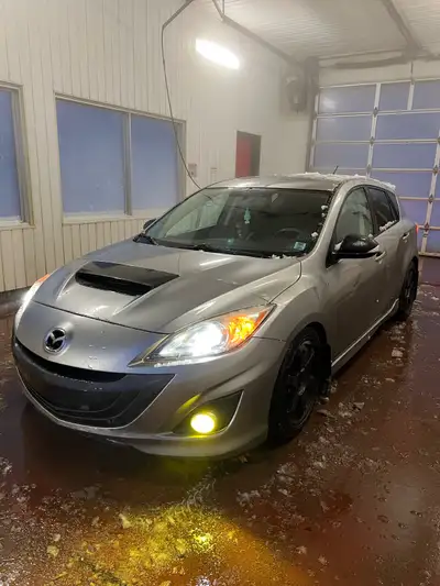 2013 Speed 3 $4500 firm . Tuned with a Cobb access port new 18” winter tires. Door and rocker Is den...