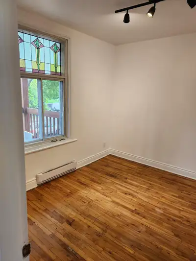 Ahuntsic 4 1/2 rénové, 2 chambres