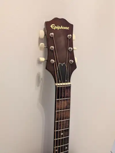 Vint6age Epiphone FT 140 with electric pickup, View more