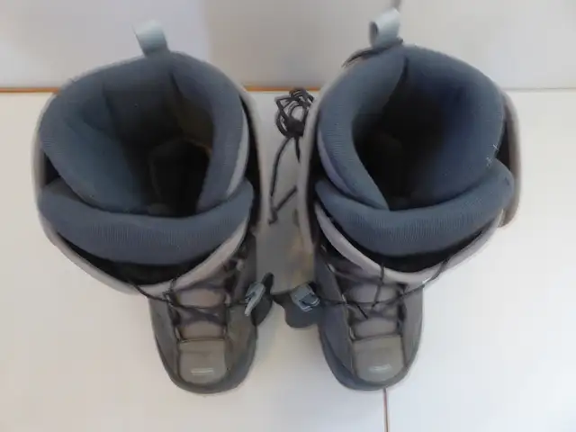 Salomon Snowboard Boots in Snowboard in Calgary - Image 4