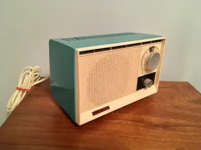 Hi Im selling this rare Vintage Rare Symphonic 6 Tube AM Radio Works ! Made in Japan Nice overall co...