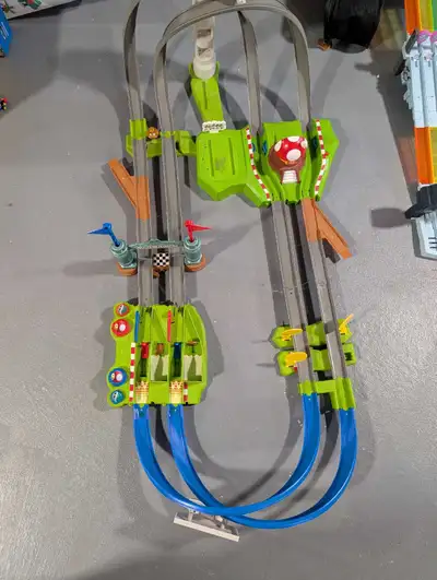 Free Hot Wheels Mario Kart track, View more