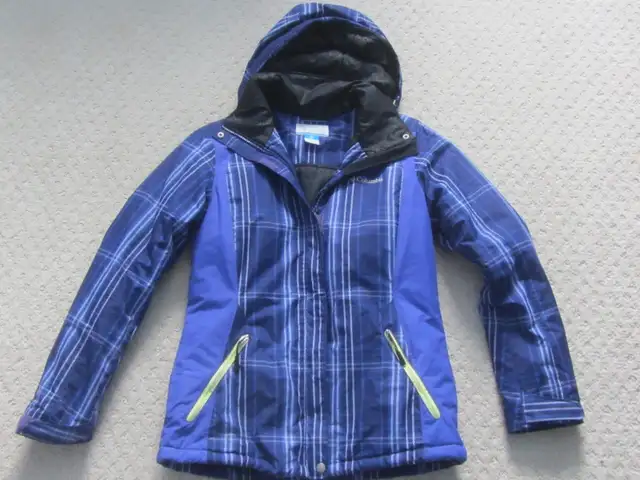 Gently Used Women's Columbia Winter Jackets - XS or Small in Women's - Tops & Outerwear in Kitchener / Waterloo - Image 7