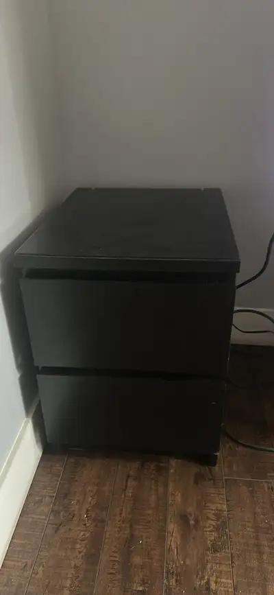 Deux meuble de table de chevet en super bonne état, View more