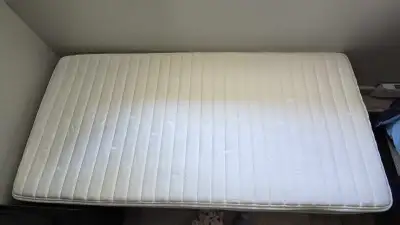 Oneil 8" Medium Innerspring Mattress (Twin XL), View more