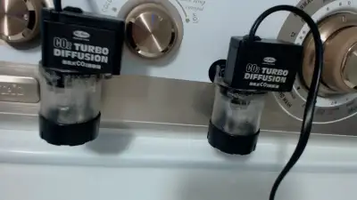==Aquarium CO2 diffusers! I have 2 lightly used CO2 Diffusers selling $24, giving the other FREE as...
