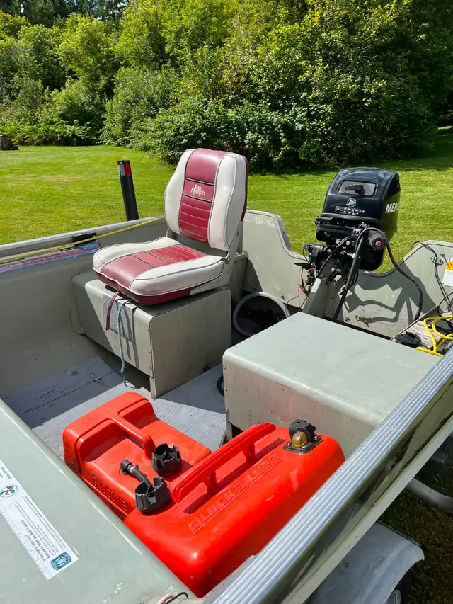 2016 14ft Lowe Fishing Boat w/ 20HP Mercury 4-Stroke, & Trailer in Powerboats & Motorboats in Sudbury - Image 6