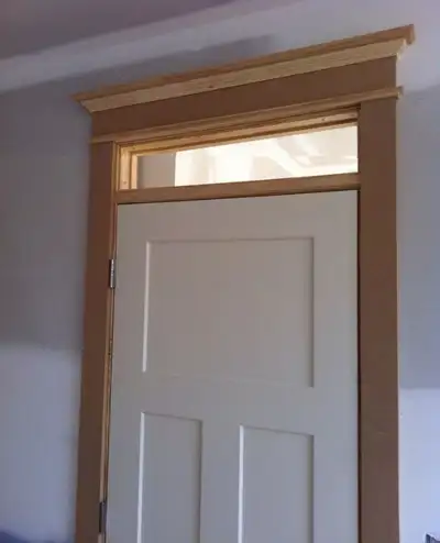 Fenêtre isolée double vitrage dessus porte., View more