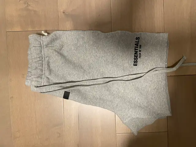 Fear of God Essentials Shorts in Men's in City of Toronto - Image 4