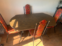 Dining room Table w/Chairs
