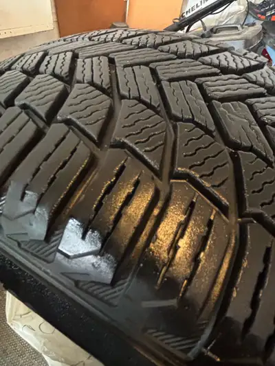 Michelin X-ICE SNOW 4 - Winter Tires + with 4 original OEM RIMS bought from Honda Milton Dealership•...