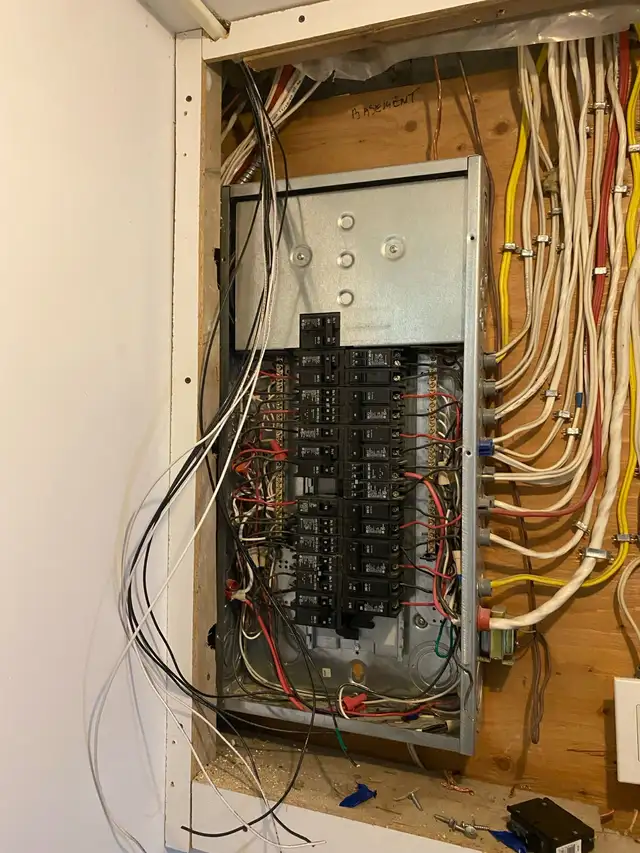 Master Electrician 584651910373058565