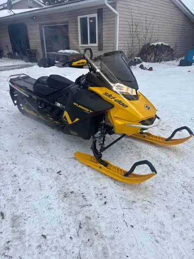 Great starter sled for 10-16 y/o, Electric start, reverse, heated grips and thumb, scratchers, 1.75”...